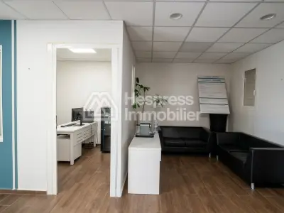 Bureau de 160 à 320 m² 3ème étage proche préfecture
