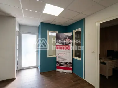 Bureau de 160 à 320 m² 3ème étage proche préfecture