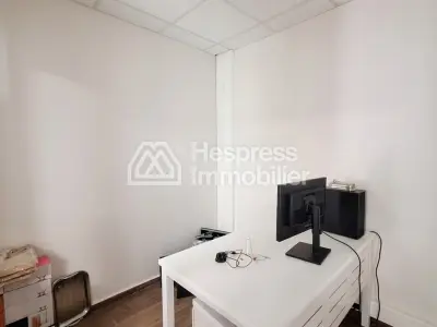 Bureau de 160 à 320 m² 3ème étage proche préfecture