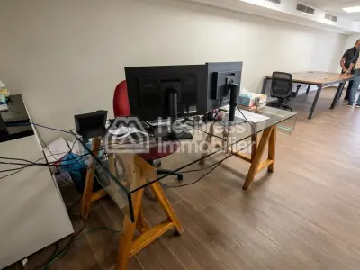 Bureau de 160 à 320 m² 3ème étage proche préfecture