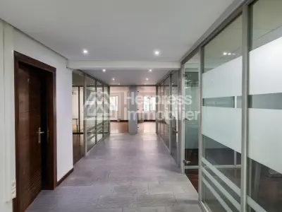 Bureaux de 419 m² 3 TF séparés proche Abdelmoumen