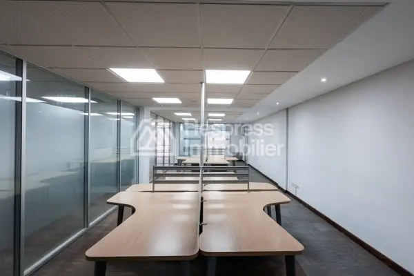 Bureaux de 419 m² 3 TF séparés proche Abdelmoumen