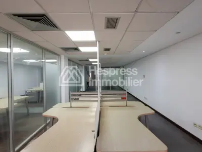 Bureaux de 419 m² 3 TF séparés proche Abdelmoumen