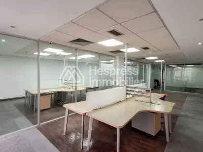Bureaux de 419 m² 3 TF séparés proche Abdelmoumen