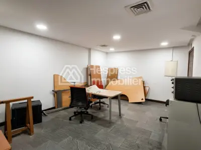 Bureaux de 419 m² 3 TF séparés proche Abdelmoumen