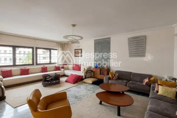 318 m² duplex apartment near Zerktouni, 4 bedrooms