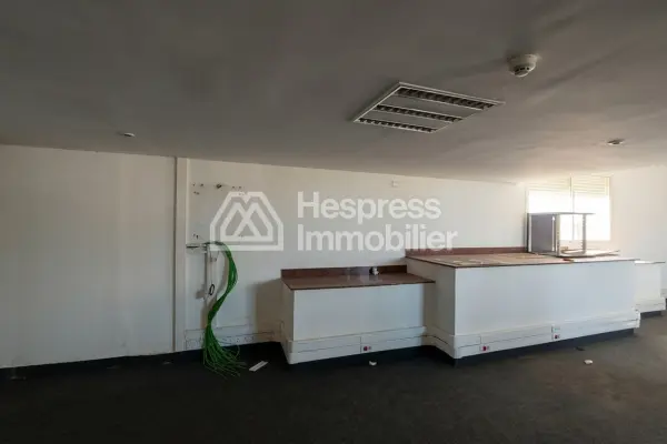 Office 170 m² with adjoining terrace, Zenith tram stop