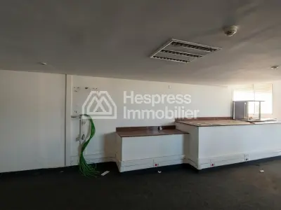 Office 170 m² with adjoining terrace, Zenith tram stop