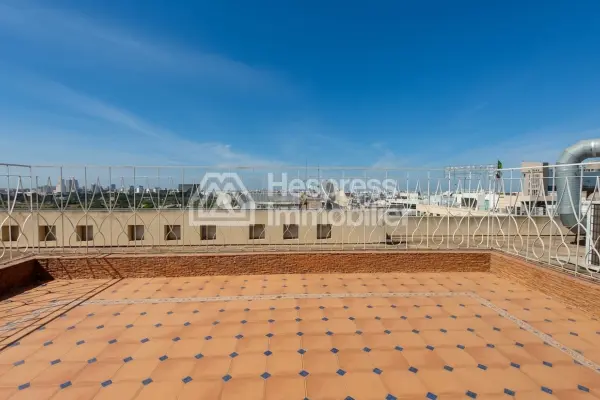 Office 170 m² with adjoining terrace, Zenith tram stop