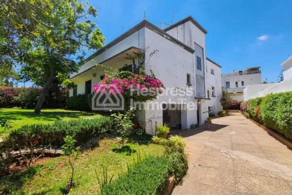 1146 m² Provençal-style villa with 4 bedrooms