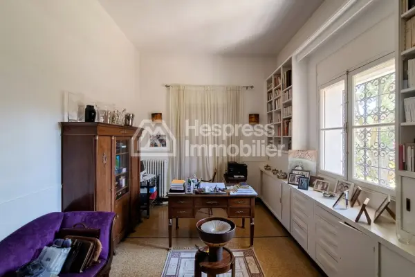 1146 m² Provençal-style villa with 4 bedrooms