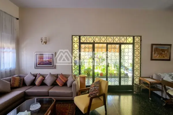 1146 m² Provençal-style villa with 4 bedrooms
