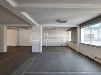Offices from 240 to 2880 m² near FA R