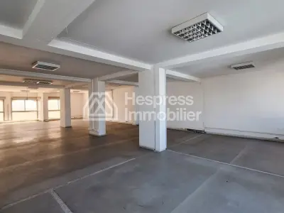Offices from 240 to 2880 m² near FA R
