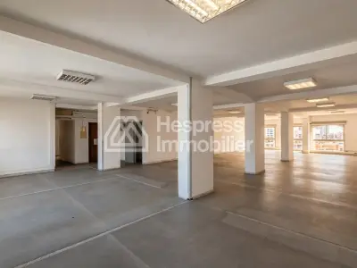 Offices from 240 to 2880 m² near FA R