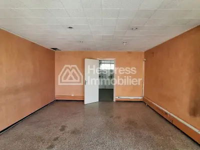 Offices from 240 to 2880 m² near FA R