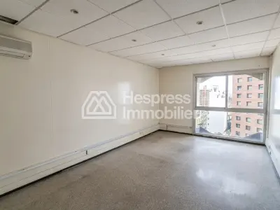 Offices from 240 to 2880 m² near FA R