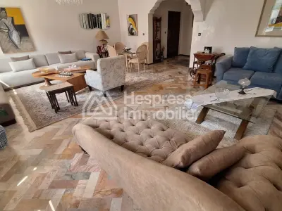 Apartment 170 m² facing south near Abdelmoumen