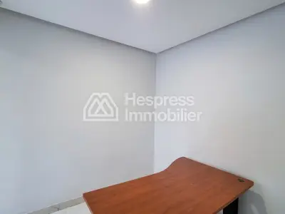 Bureaux de 60 et 98 m² 1er étage neuf