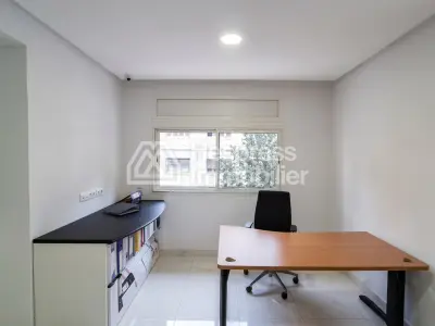 Bureaux de 60 et 98 m² 1er étage neuf