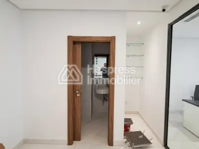 Bureaux de 60 et 98 m² 1er étage neuf