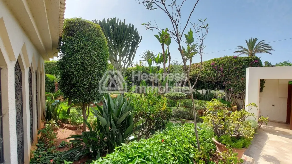 Villa 790 m² 4 chambres plein sud