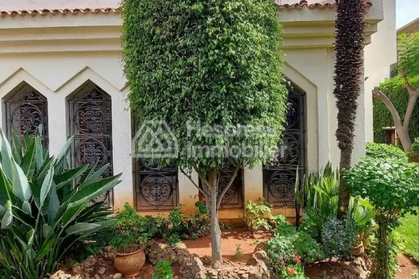 Villa 790 m² 4 chambres plein sud