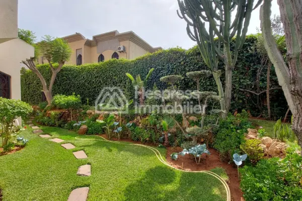Villa 790 m² 4 chambres plein sud