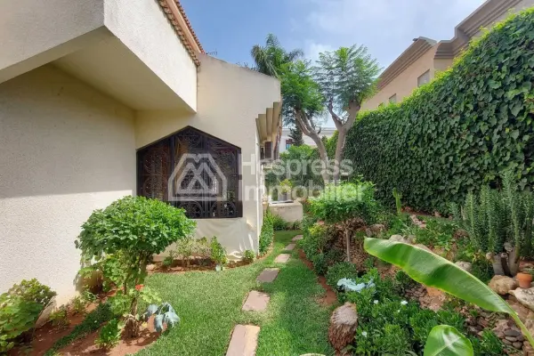 Villa 790 m² 4 chambres plein sud