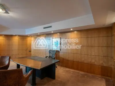 Office 235 m² Aïn Diab High standard