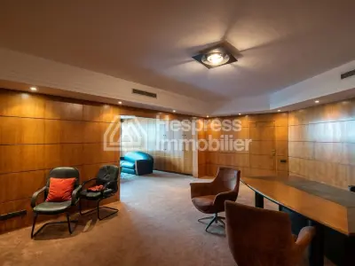 Office 235 m² Aïn Diab High standard