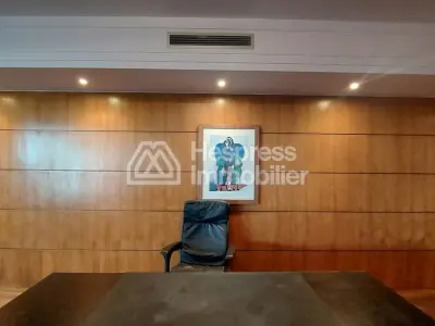 Office 235 m² Aïn Diab High standard