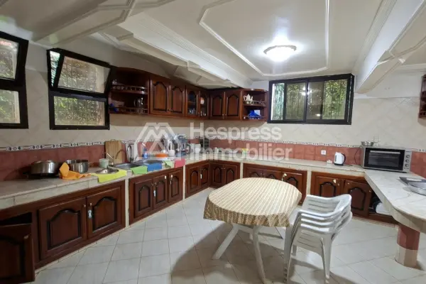 461 m² villa, unfurnished or furnished, south-facing corner, 4 bedrooms