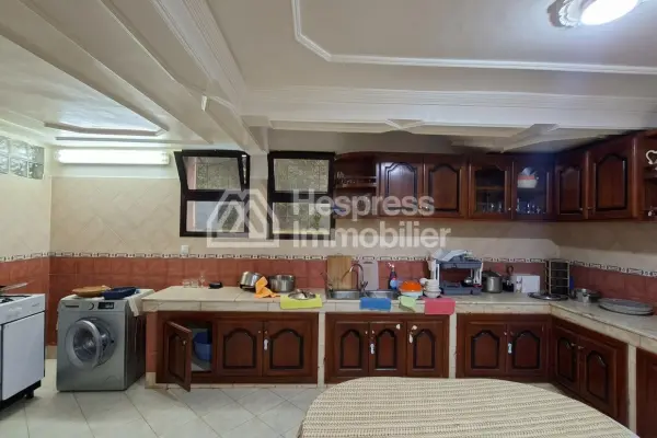 461 m² villa, unfurnished or furnished, south-facing corner, 4 bedrooms