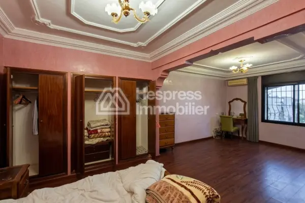 461 m² villa, unfurnished or furnished, south-facing corner, 4 bedrooms
