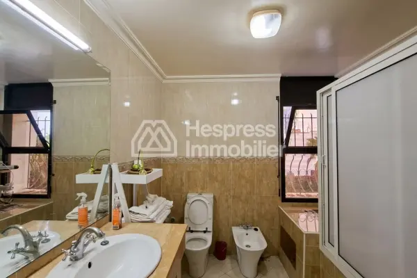 461 m² villa, unfurnished or furnished, south-facing corner, 4 bedrooms