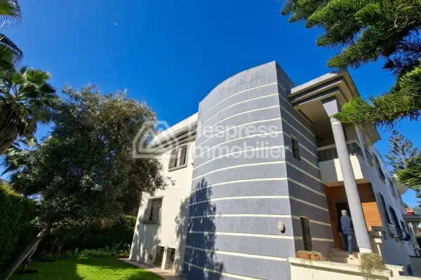 461 m² villa, unfurnished or furnished, south-facing corner, 4 bedrooms