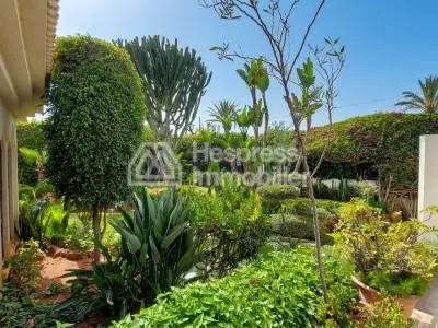 Villa 1358 m² usage bureau/professionnel