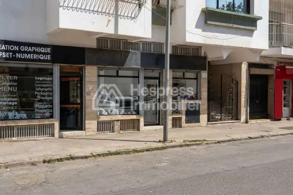 Local commercial 145 m² place Gauthier