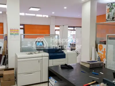 Local commercial 145 m² place Gauthier