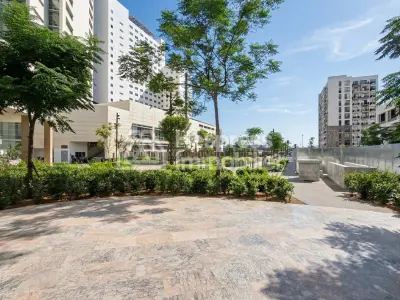 Apartment 75 m² facing south, 2 bedrooms, close to the port