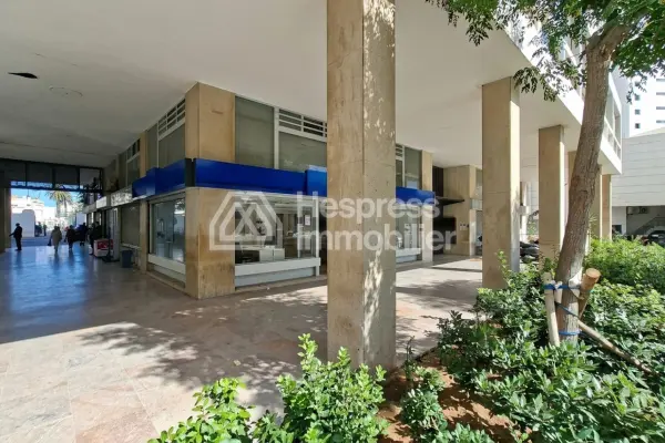 Apartment 75 m² facing south, 2 bedrooms, close to the port
