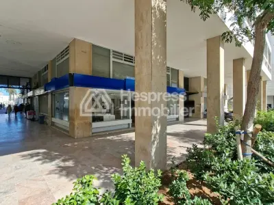 Apartment 75 m² facing south, 2 bedrooms, close to the port