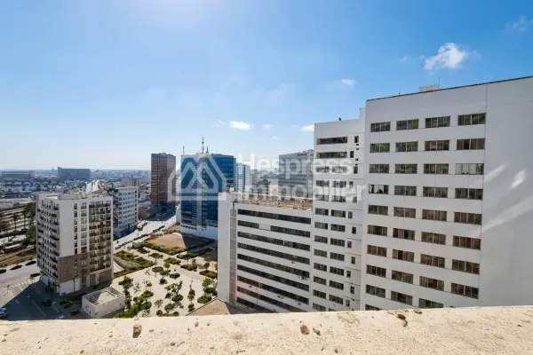 Apartment 75 m² facing south, 2 bedrooms, close to the port