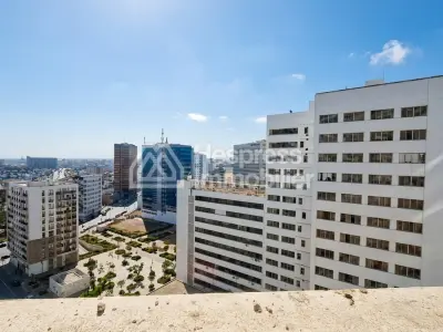 Apartment 75 m² facing south, 2 bedrooms, close to the port