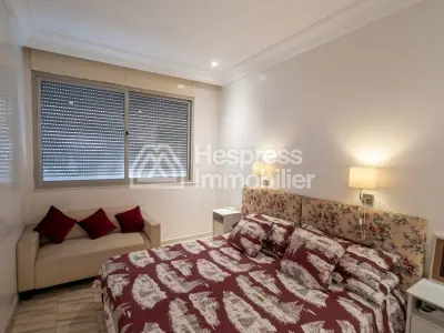Apartment 75 m² facing south, 2 bedrooms, close to the port