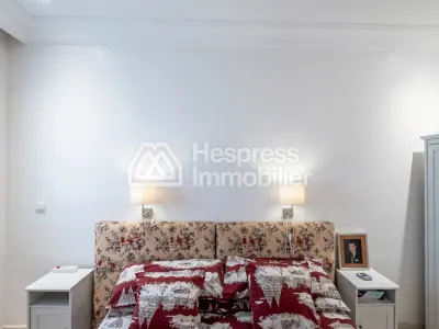 Apartment 75 m² facing south, 2 bedrooms, close to the port