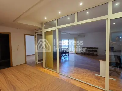Bureau 79 m² vide ou meublé proche Alpha 55