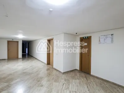 Bureau 79 m² vide ou meublé proche Alpha 55