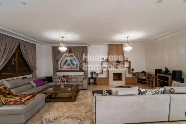 Villa 900 m² usage bureau Anfa proche Kennedy
